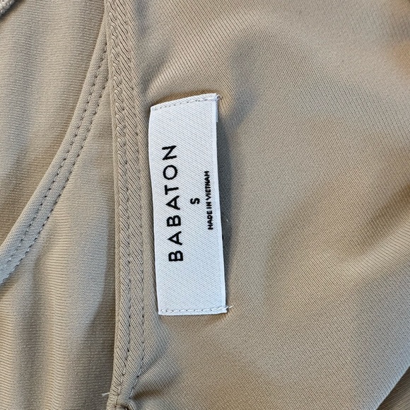 Babaton Contour V-Neck Bodysuit - Picture 9 of 9